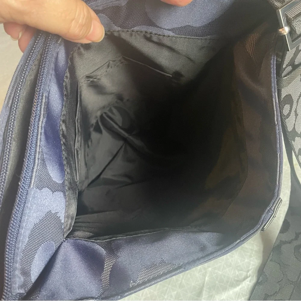 Marimekko Unikko All Day Bucket Bag Navy Blue - Picture 8 of 12